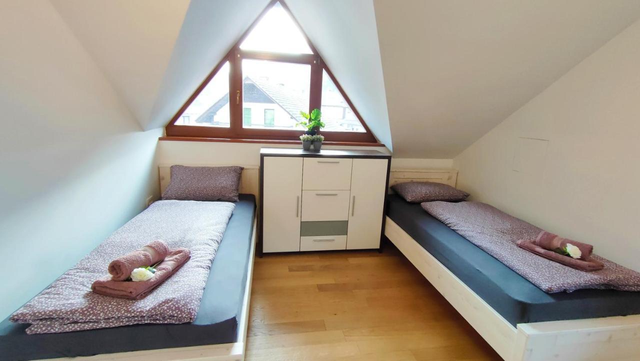 Apartmaji Dora Mojstrana Zewnętrze zdjęcie